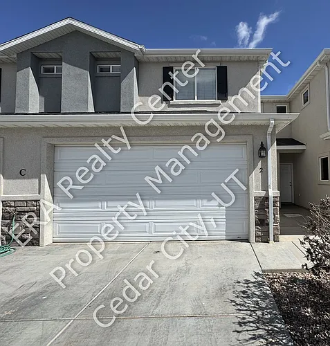 352 W 400 N Photo 1