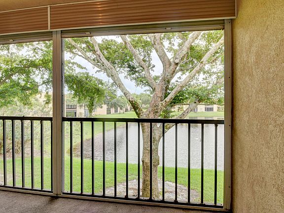 5th image of 15090 Ashland Pl APT 181