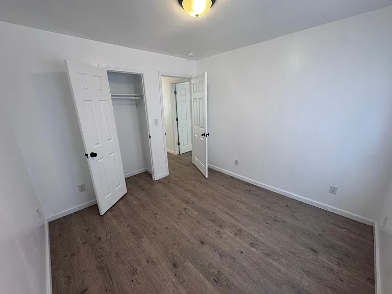 2230 Monroe St — Photo 14