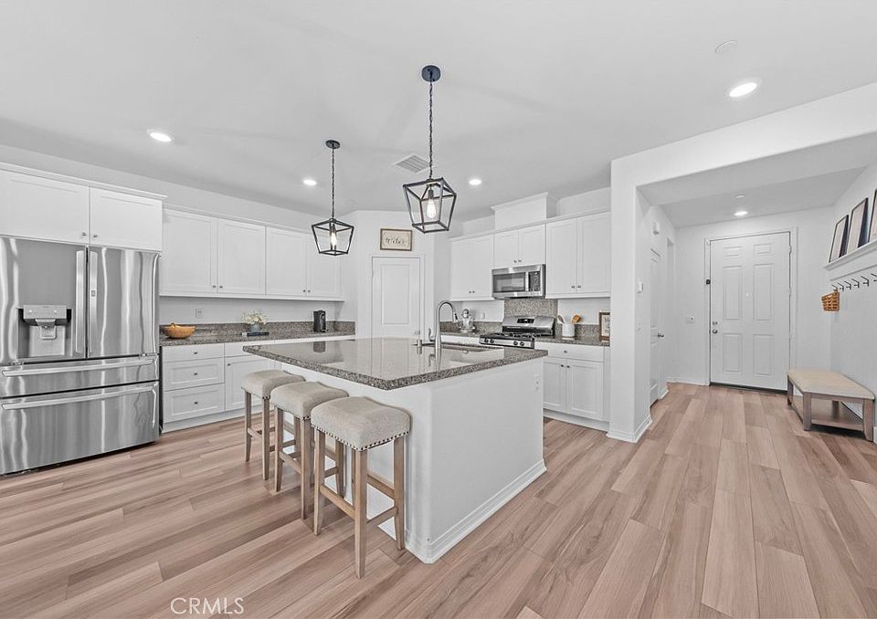 1st image of 5564 Rodeo Dr