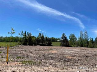102 Ryan Rd, Marquette, MI 49855