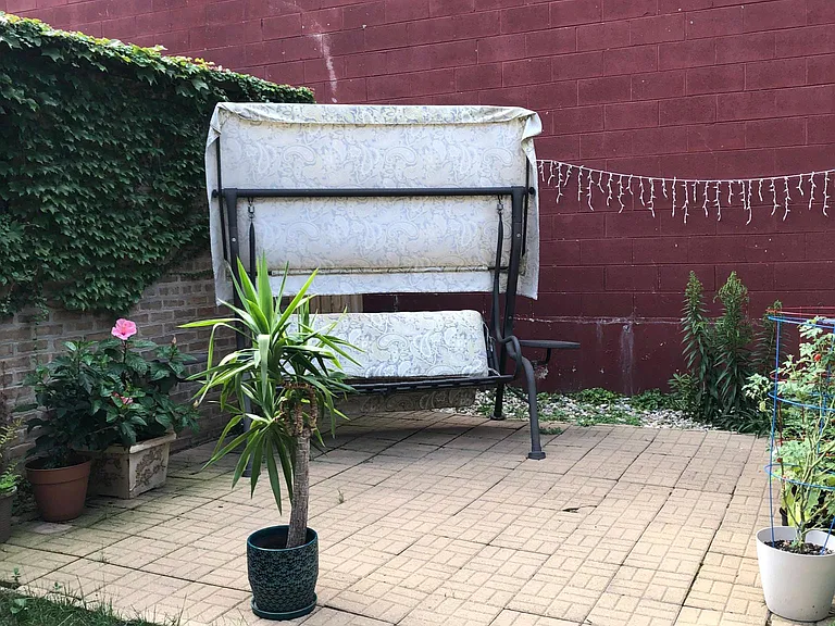468 N Artesian Ave #1 — Photo 16