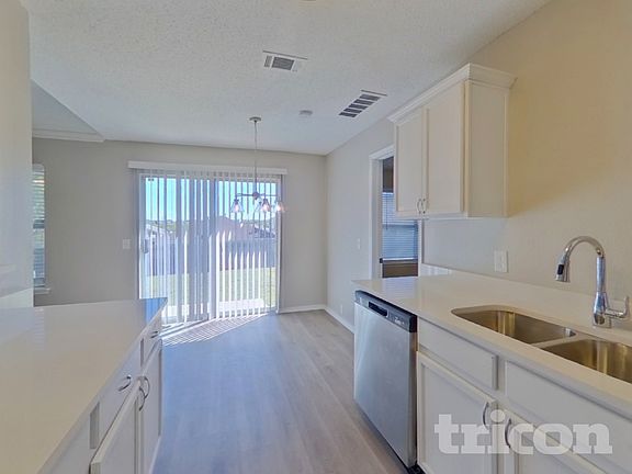 3rd image of 1310 Cloyne Dr