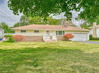 1286 Weiland Rd, Rochester, NY 14626