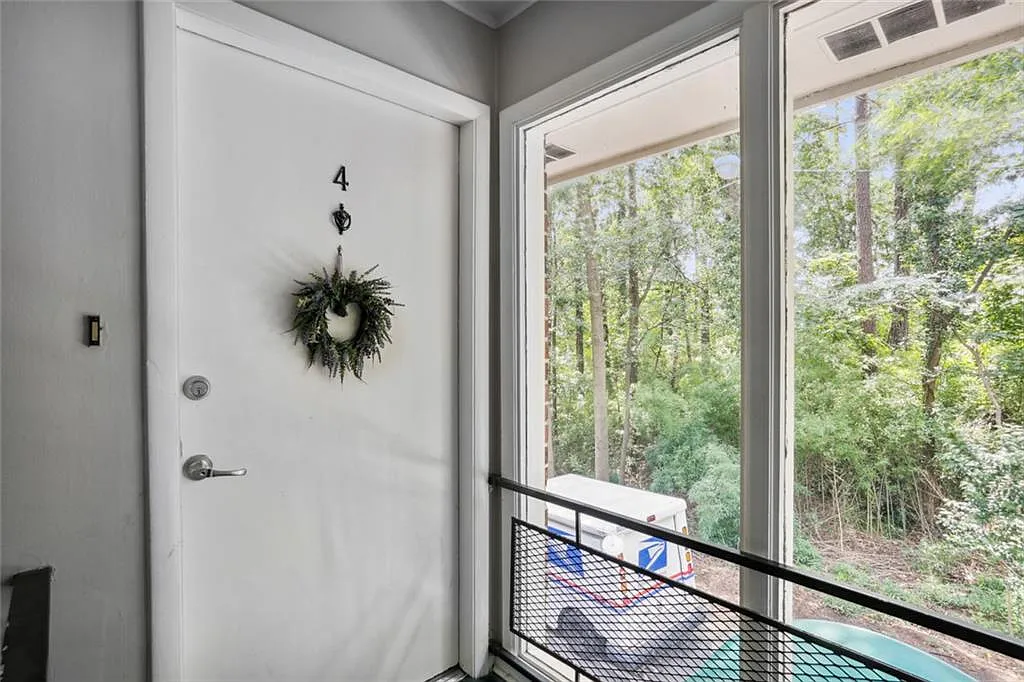 3 bed, 2.0 bath, 1310 sqft, $2,500 — Photo 1