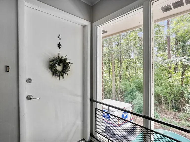 4266 Roswell Rd NE #G4 — Photo 1