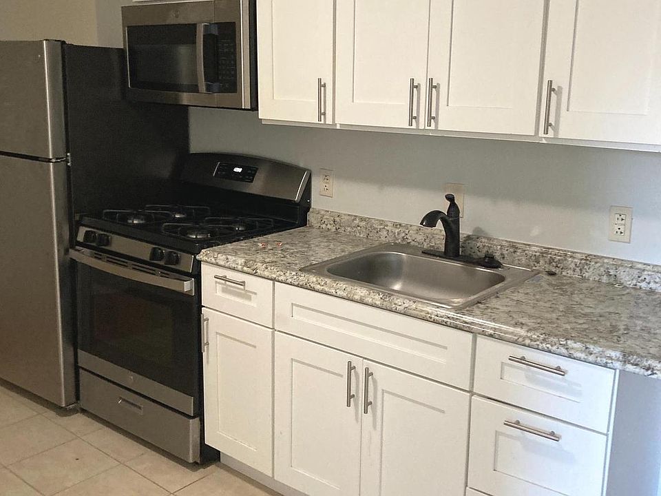 1st image of 418 N 41st St APT 3