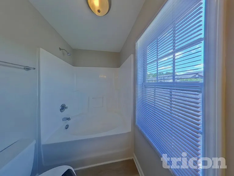 403 Parkstone Ct — Photo 10