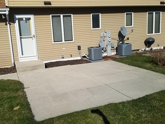 3rd image of 243 Thomas Dr