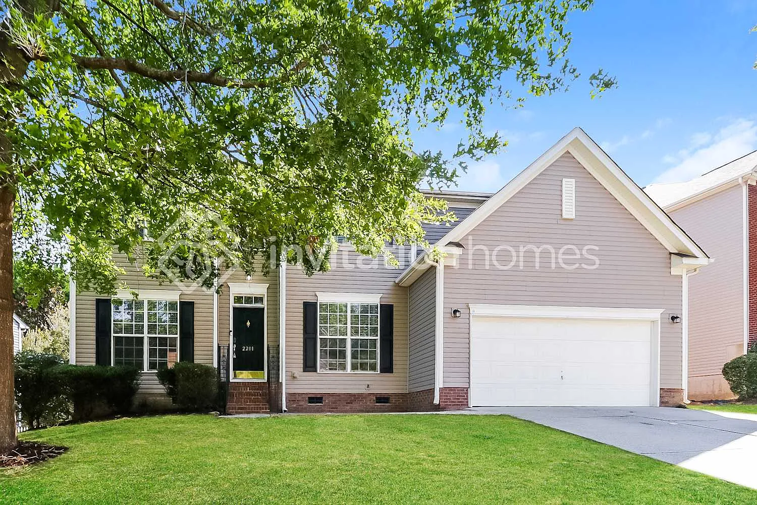 2201 Baggins Ln Charlotte, NC 28269 — Photo 1
