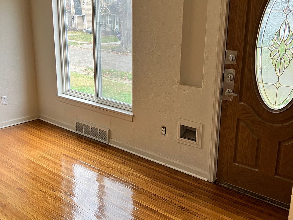 1st image of 2802 Bryn Mawr Dr