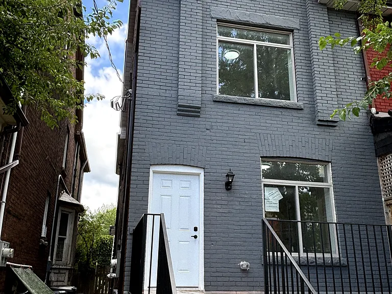 643 Bathurst St #B03 — Photo 1