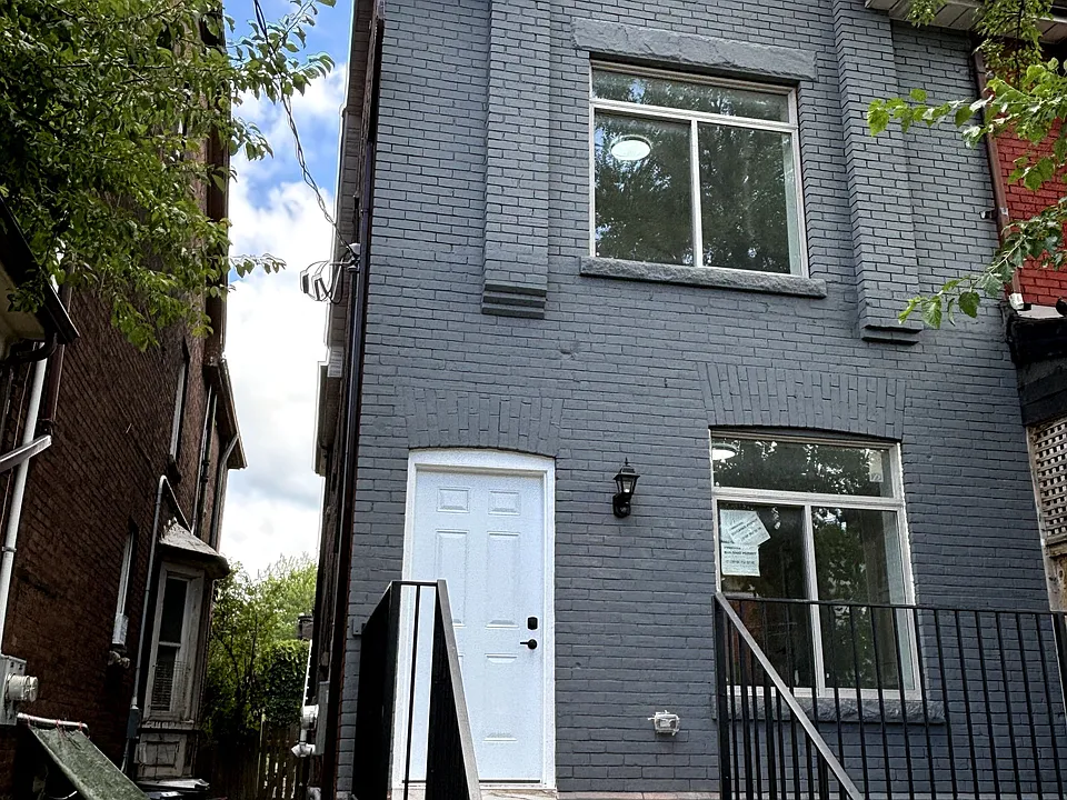643 Bathurst St #B03