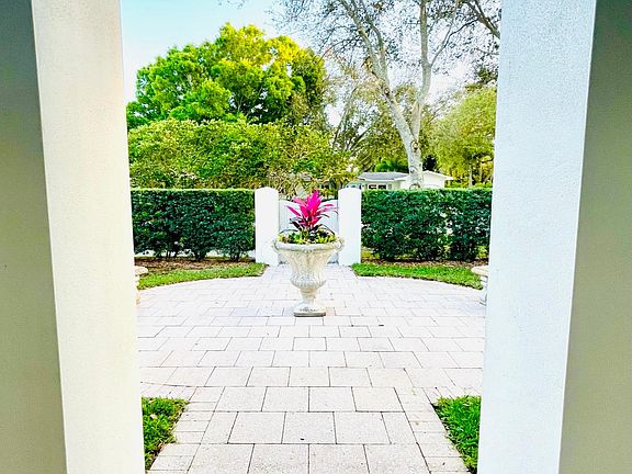 5th image of 711 Hibiscus Ln