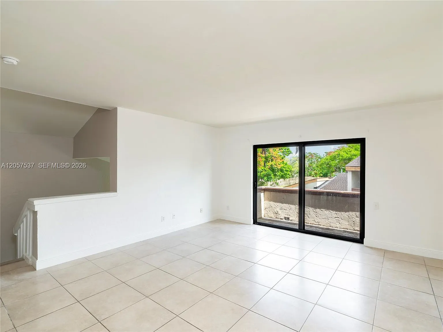 Greenglades Condo No 4 Bl — Photo 4
