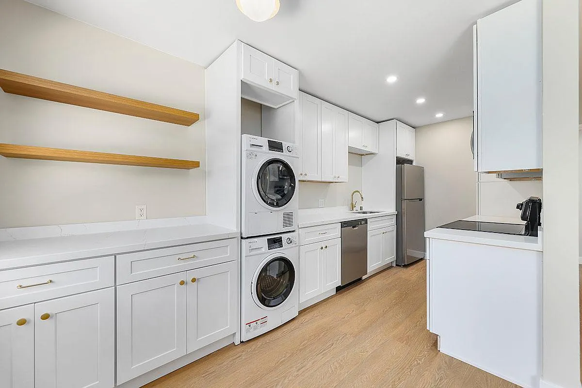 2 bed, 800 sqft, $2,975 — Photo 2