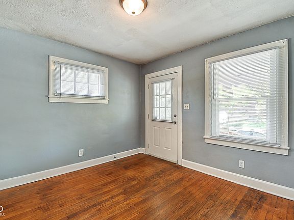 4th image of 1430 N Colorado Ave