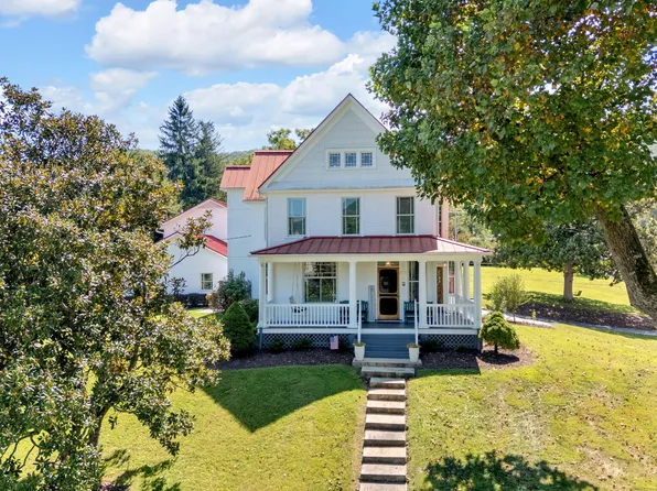 308 Pearl Ave E, Big Stone Gap, VA 24219