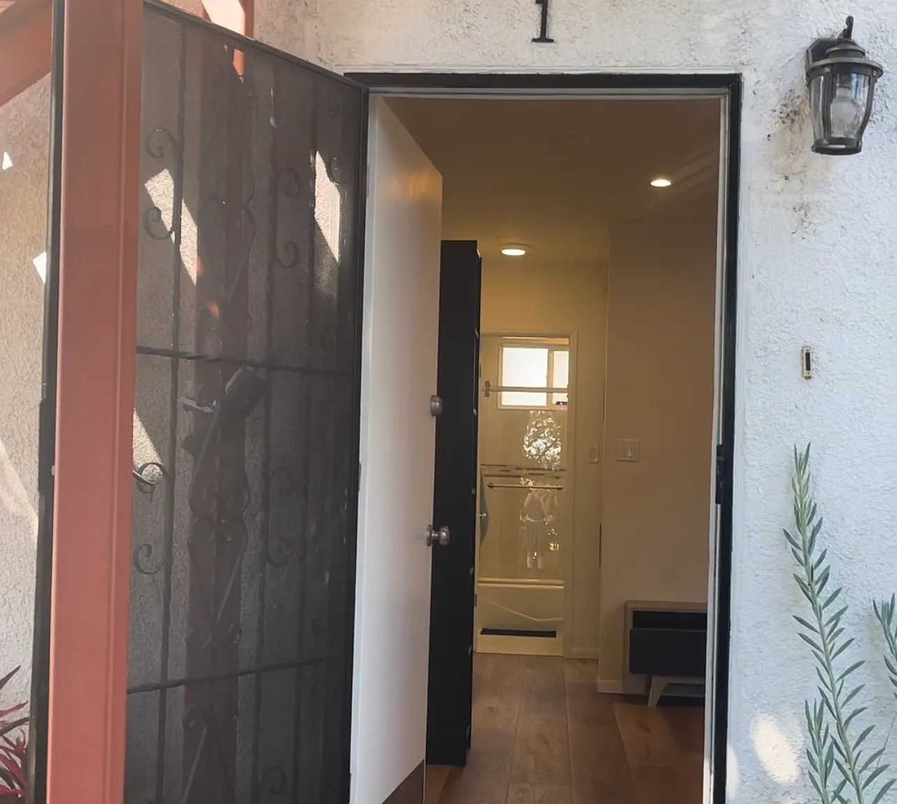 2 bed, 725 sqft, $2,645 — Photo 3