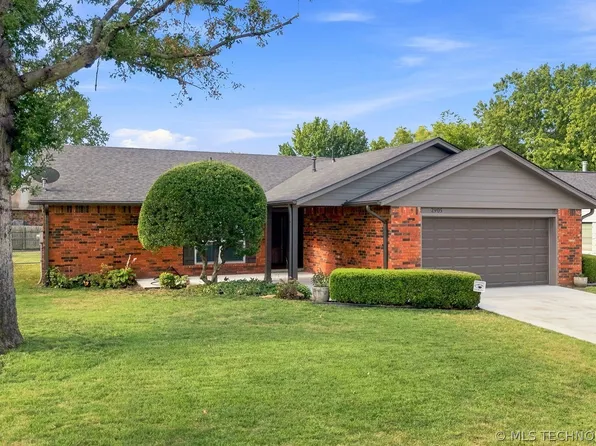 2905 E Knoxville St, Broken Arrow, OK 74014