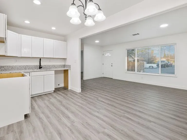 1406 W Roosevelt Ave — Photo 21
