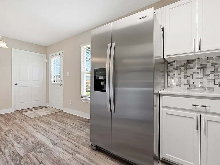 254 E Iris Ln — Photo 17