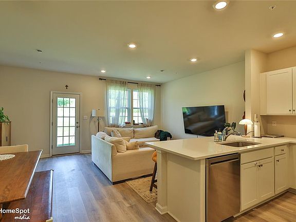 5th image of 1224 Martin Rd