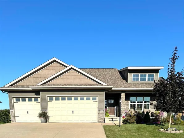 300 N Juniper St, North Liberty, IA 52317