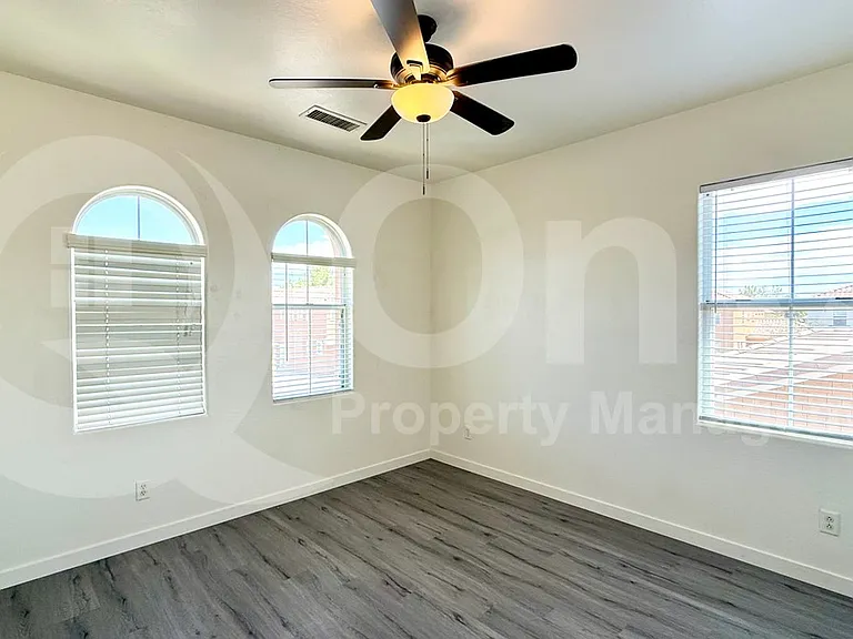 1195 E Gail Dr — Photo 26