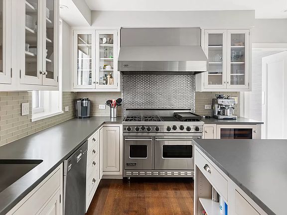 4th image of 655 Park Ave APT 3E