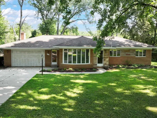 5001 Hampshire Dr, Shelby Township, MI 48316