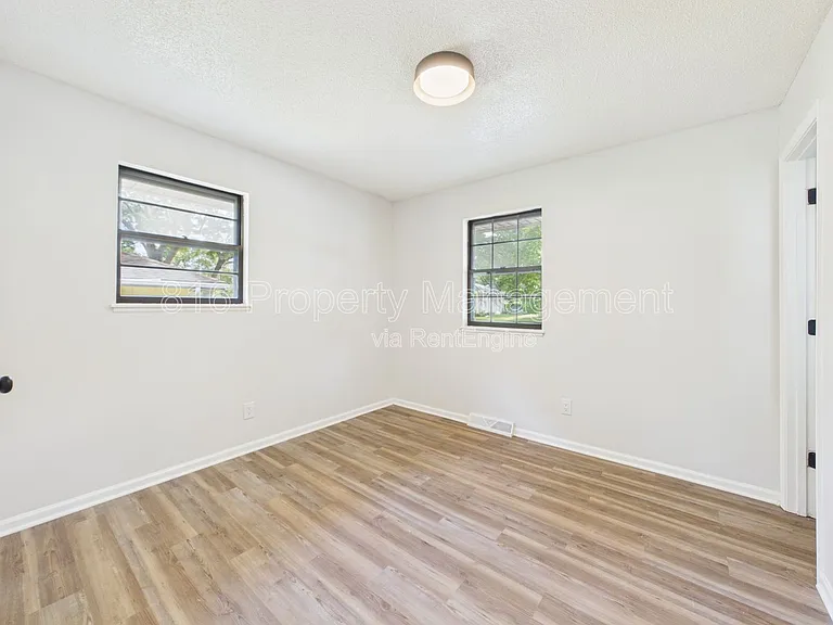 8622 E 108th Ter — Photo 16