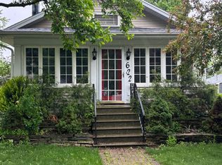 622 E 4th Ave, Naperville, IL 60540