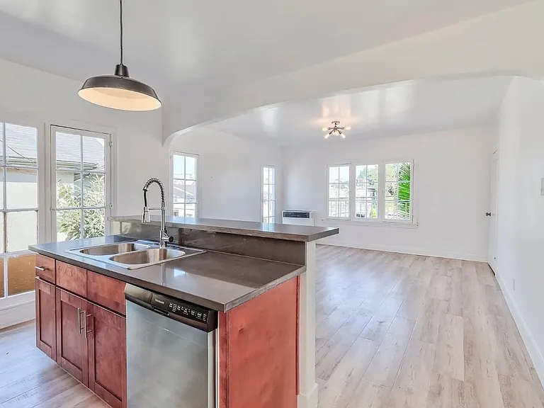 1704 Miramar St #1706 — Photo 8