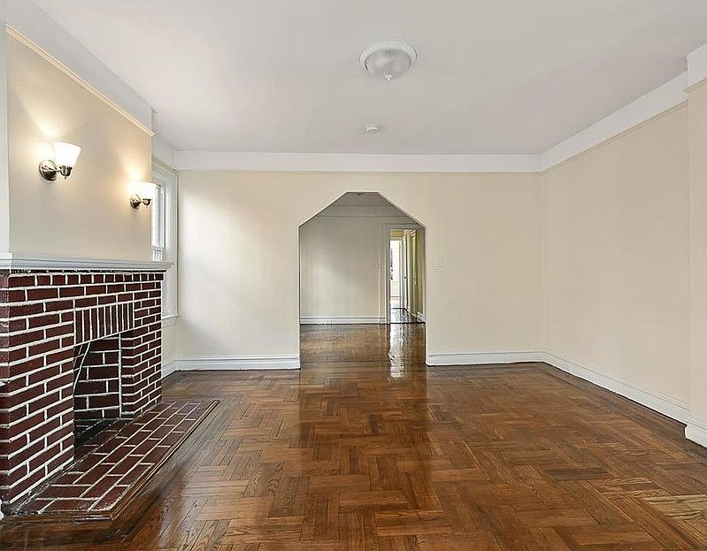 1st image of 6160 Delafield Ave Floor 2