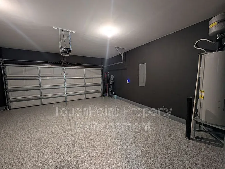 2167 Vanderlyn St — Photo 40
