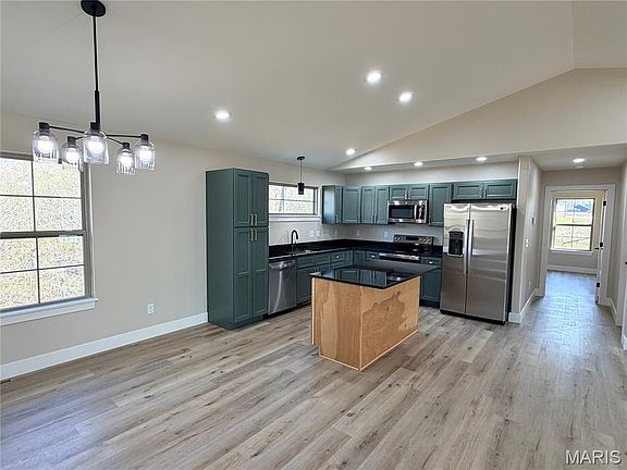 4th image of 406 Breckenridge Dr