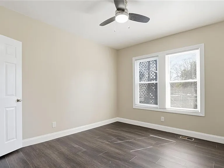 393 8th St NE — Photo 26