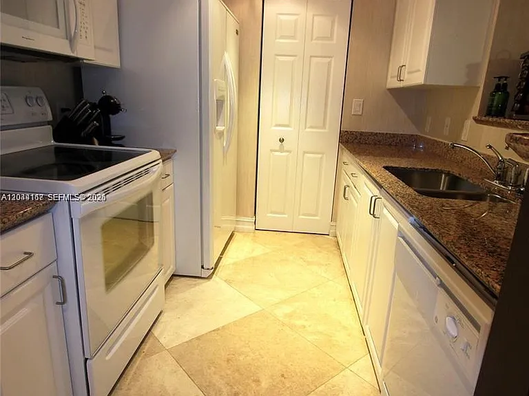 1155 Brickell Bay Dr #3107 — Photo 7