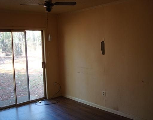 4th image of 1616 Courtney St