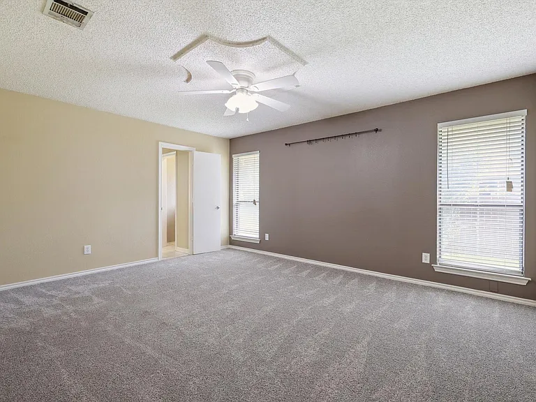2813 Cripple Creek Trl — Photo 17