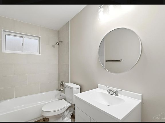 5th image of 952 Hollytree Dr
