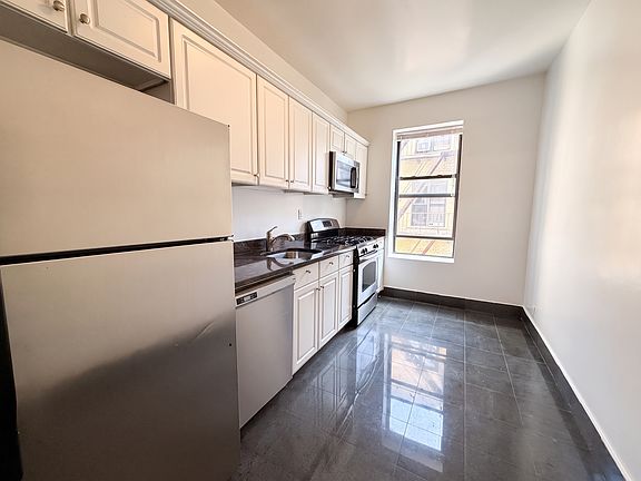 5th image of 31 Ocean Pkwy #57