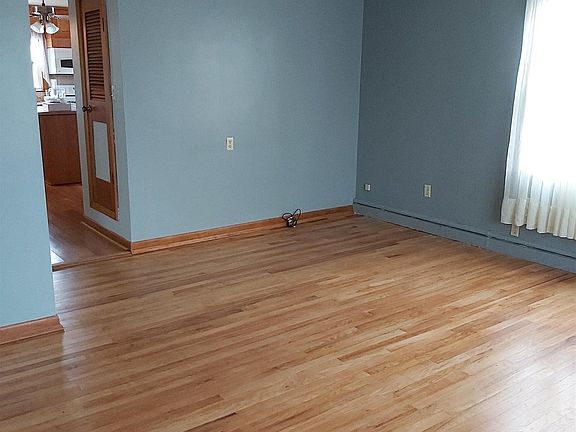 5th image of 1091 N West St