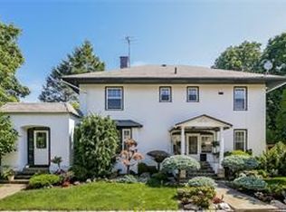 888 Post Rd, Scarsdale, NY 10583