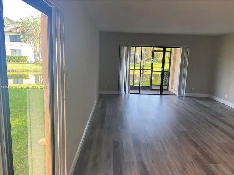 389 Lakeview Dr #101 — Photo 6