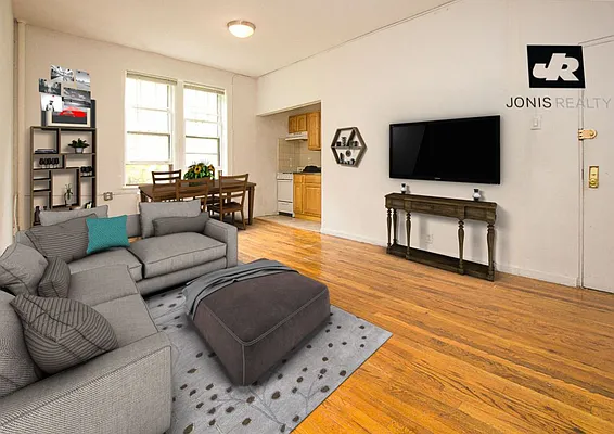 Rented by Jonis Realty | media 10