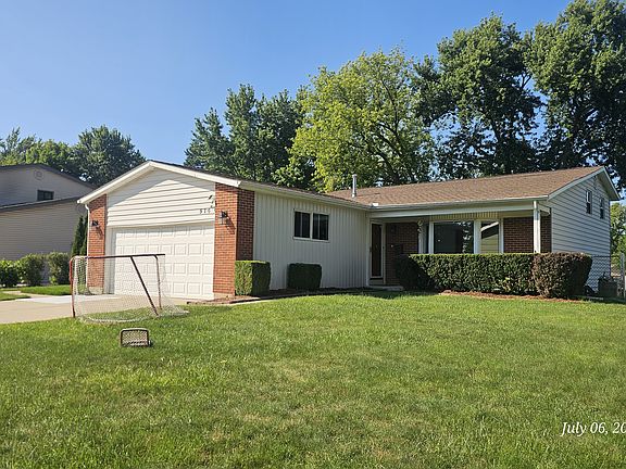 2nd image of 914 Bradford Ln