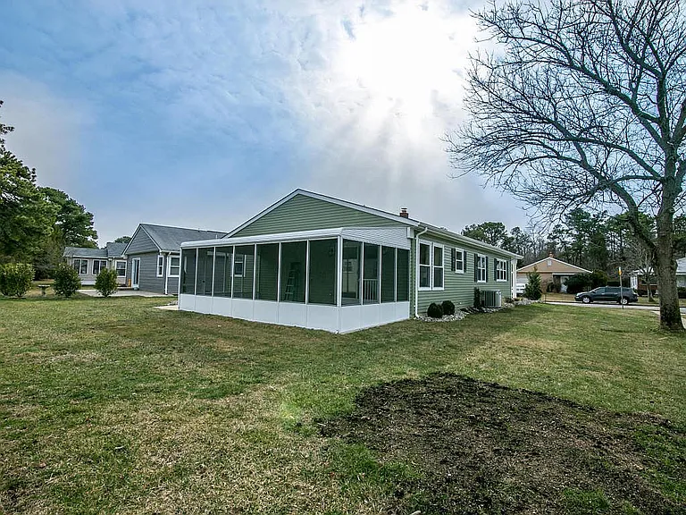 240 Cabrillo Blvd — Photo 15