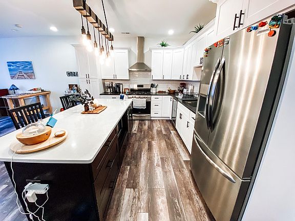 3rd image of 5533 6th Ave #1